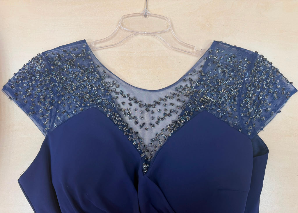 Rochie elegantă din voal cu aplicații strălucitoare