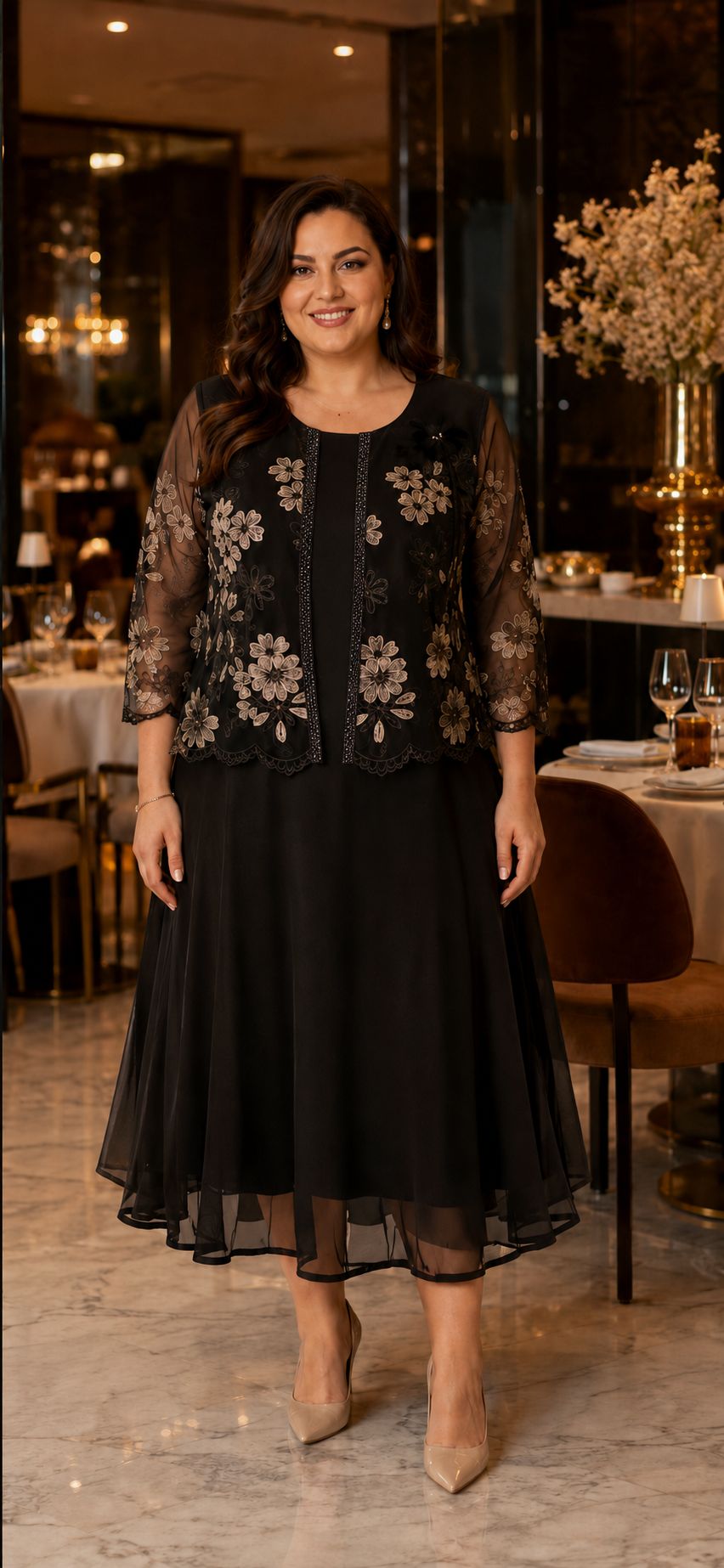 Rochie elegantă midi neagră din voal cu broderie florală